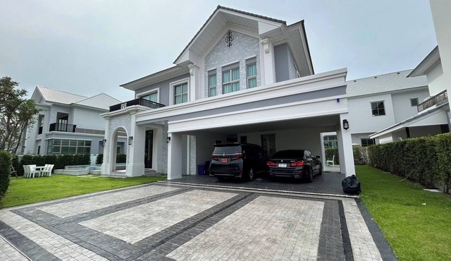 Luxury house near Suvarnabhumi Airport