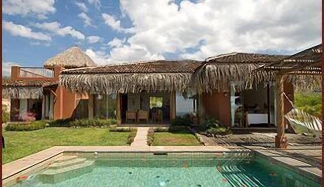 Luxury Ocean View Villa/Walk to Beach/Private Pool