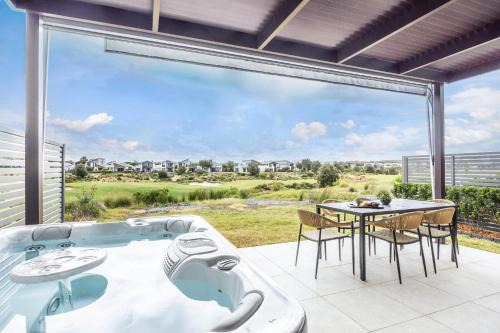 Magenta Dunes a 3BR lux golf retreat w/Spa & Resort facilities