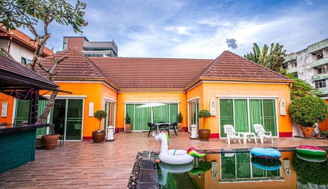 Magnitude 6-bedroom Villa in Pratumnak