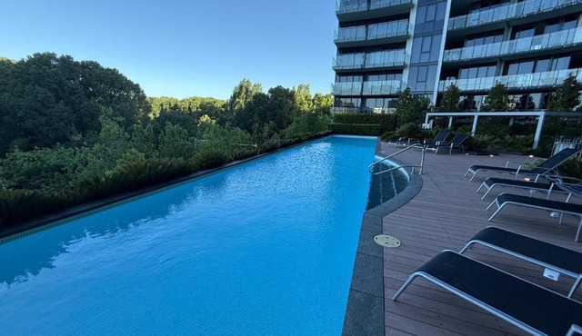 Manhattan Luxe Views L14 Pool Spa Gym 1BR 1 Bath 1 Secure Parking Central City