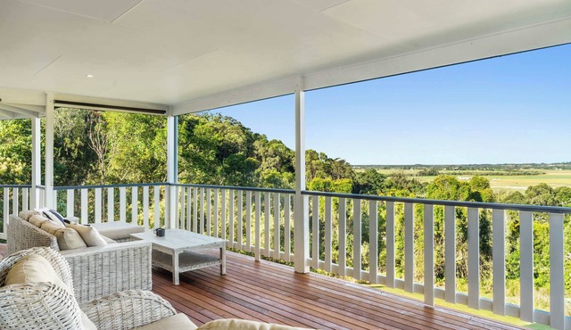 Maroochy River Treetop Retreat, Dog-Friendly