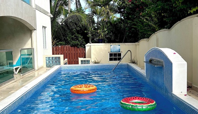 Marvelous 3-bedroom Apartment in Villa, Beautiful Pool, Steps from Surf & Ocean