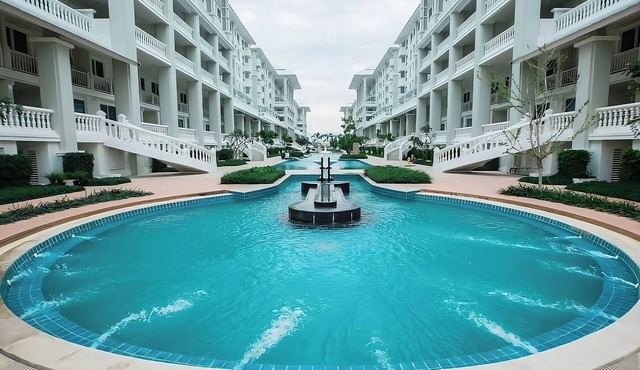 Modern 2-Bedroom Condo with Ocean and Pool Views in Cha-am