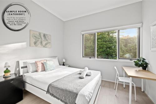 Modern Private Double Room - Centrally Located - Shared Bathroom