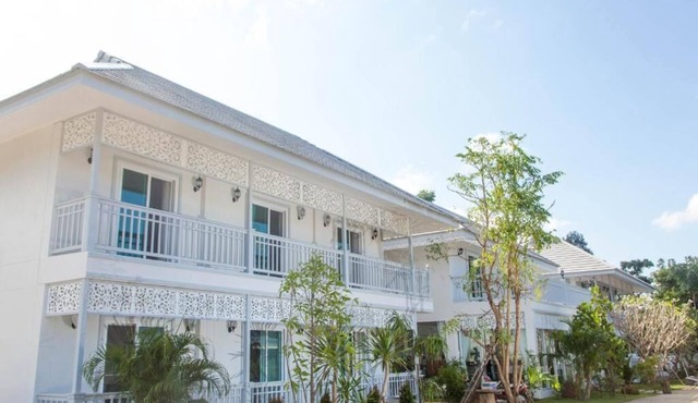 Moeimanee Resort