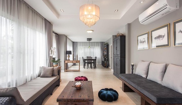 Moon 11 Boutique Home