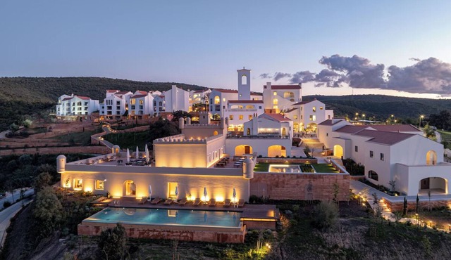 Mountain Breeze Room Near Golf & Local Attractions – Unwind in Style