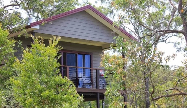 Mountain View Chalet | Fireplace | Secluded Bush