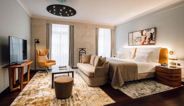 MYTHIC SANA Downtown Suites