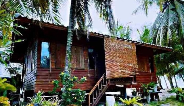 Natural High Beach Cafe & Homestay