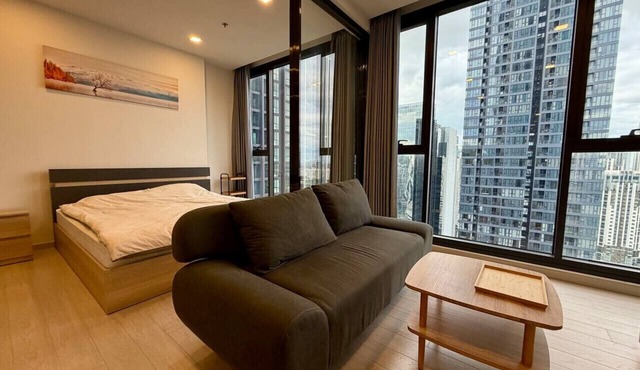 Near Terminal 21 w/Golf, Pool & Gym & Walk to MRT
