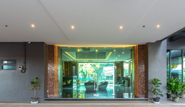 Nest n Rest Hotel
