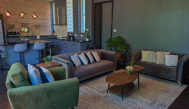 New Chapter House, 3-bedroom with big balcony, 1.5 KM to Pai town
