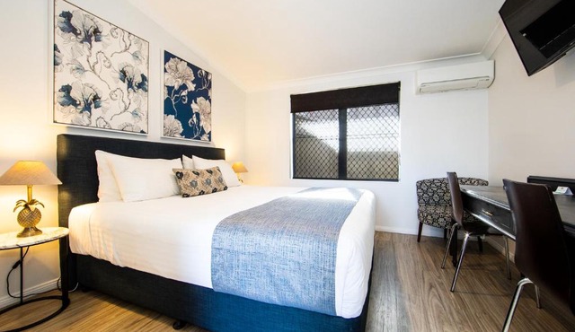 New England Motor Lodge