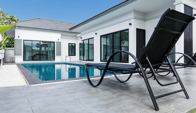 New villa with pool and Jacuzzi - 900 m from Pak Nam Pran beach