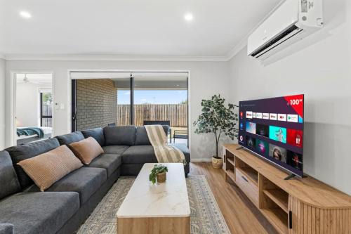 Newly Furnished Stylish 4BR Getaway with Patio