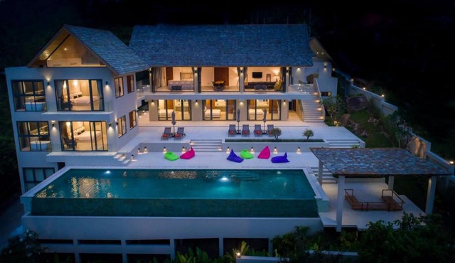 Nojoom Hills - Sea View 6 Bedroom Villa