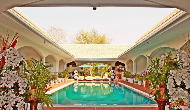 Nok Resort & Hotel
