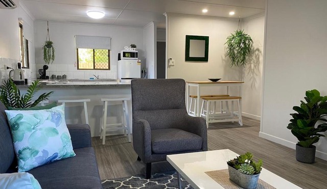 Ocean Breezes with Leafy View with Wi-fi
