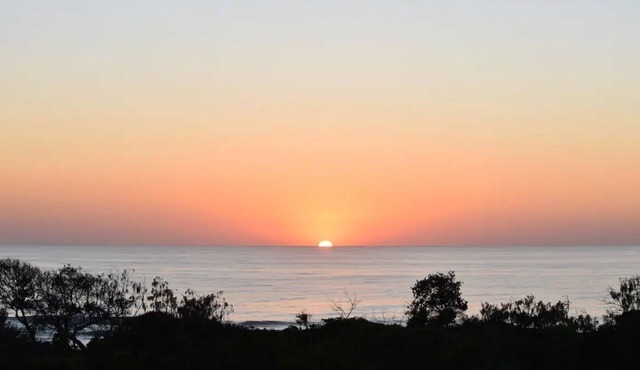 Ocean Views Escape - Beach, Pool, Wifi, Parking
