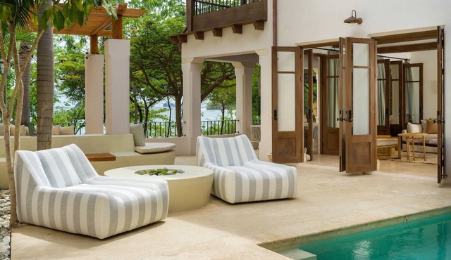 Oceanfront Villa with Pool and Beach Club Access - Casa Sirena