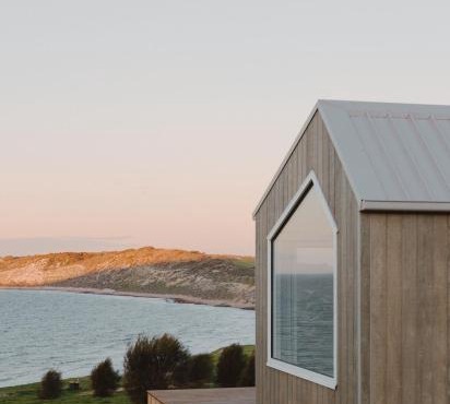Off-grid Tiny House by the Sea