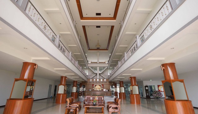 OYO 75394 Sakthong Grand Hotel