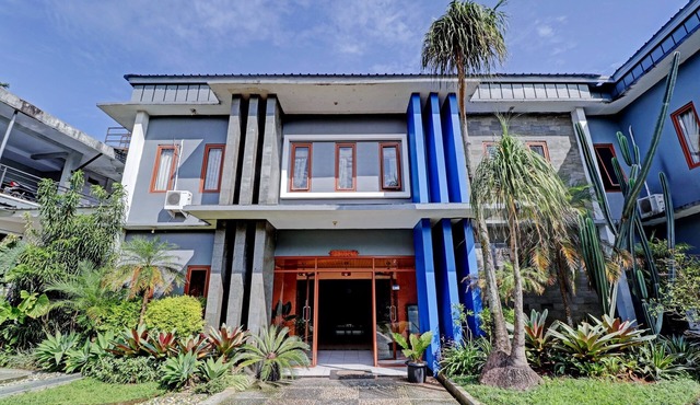 OYO 75596 The Sirisuk House