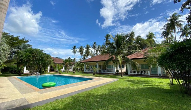 Palm Gardens Resort, Bang Saphan