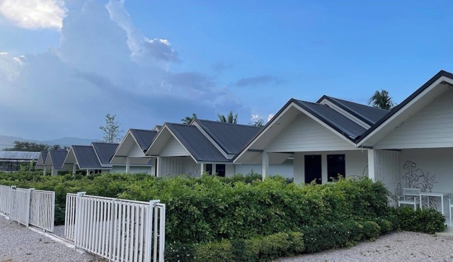Paper House Resort Bang Saphan Noi
