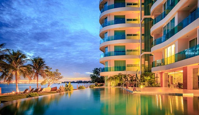 Paradise Ocean View Beach Front Condominium In Pattaya