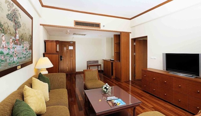 Paradise Suite ROOM #15, @ PATONG Beach