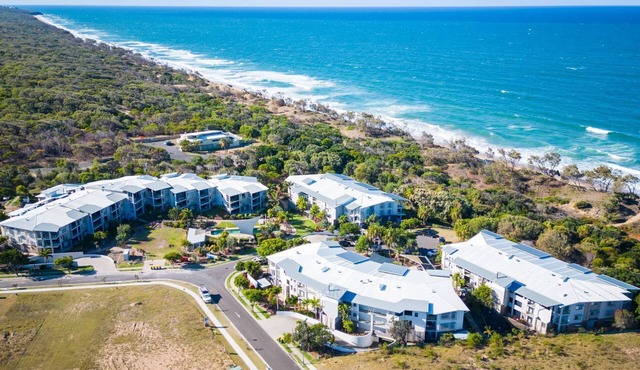 Pavillions 400 beachfront premium 3 bedroom fully air-conditioned apartment in the Pavil