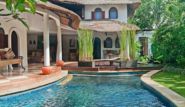 Peaceful Oasis 5BR Villa, Umalas! 4Min Drive To Eat Street & Seminyak Square!