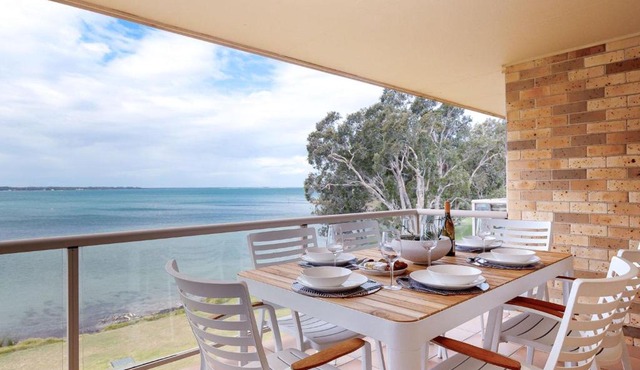 Pelican Sands 3 stunning waterfront unit with magical water views and air conditioning