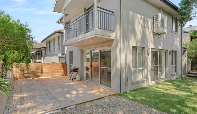Pet Friendly 3BR Beachside Escape – 200m to Surf Beach