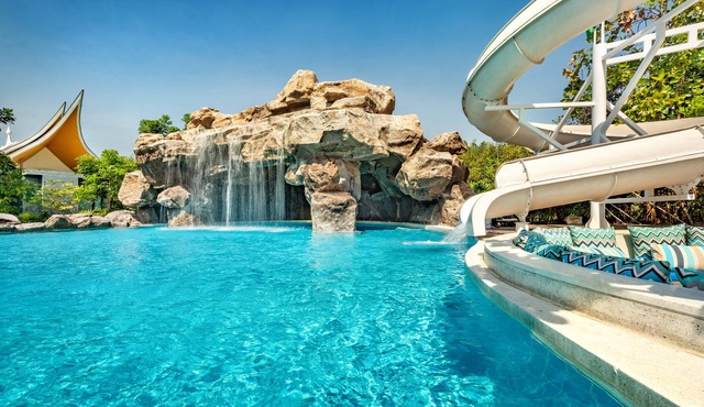 Phukalini Luxury Pool Villa & Onsen