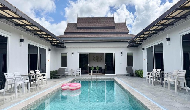 Phuket La Siesta, Naiharn Beach