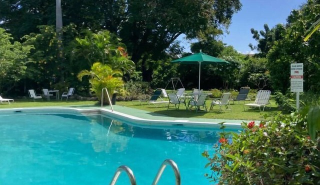 Pool, Opposite Yacht Club and Carlisle Bay! 2 Bed 2 Bath Banyan Court