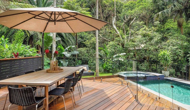 Pool & Spa · Home Theatre · Walk to Beach