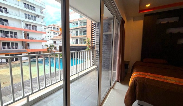 Pool-View Studio with Balcony - Nordic VIP 3, Pratumnak