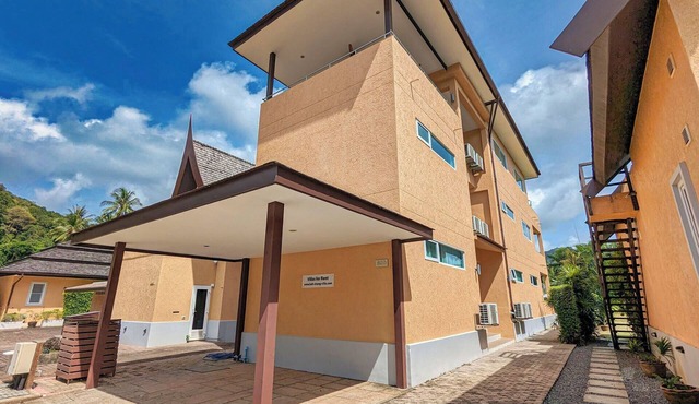 Poolside Apartments and Rooms