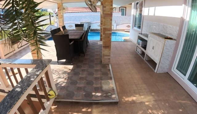 Poolvilla 4 Bedroom near Sea