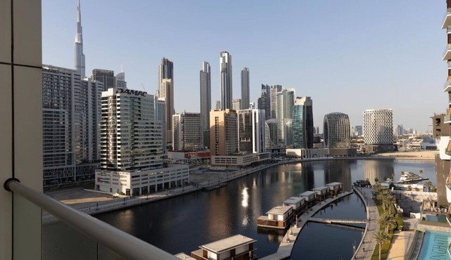 Prime Spacious 2 BR Apt, Burj Khalifa & Canal View