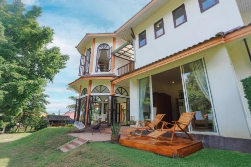 Private 400m2 Villa - Hearth - Mountain View - Huge yard - AC - Late Check-in