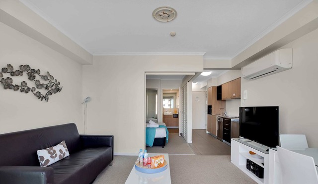 Private and Modern One Bedroom Apartment