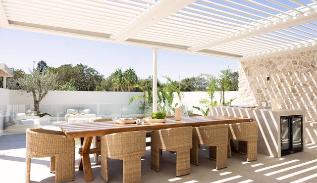 Private Beachside Escape – 5-Star Luxury for Families & Friends