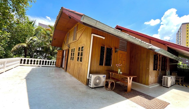 Private Floor with Terraces, kitchen, Living Room & 4 Comfortable AC Bedrooms.