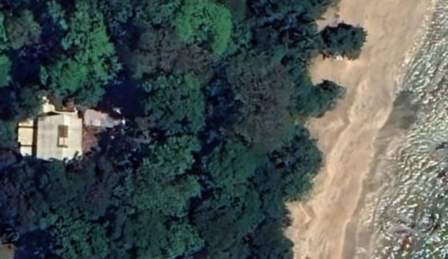 Private natural villa seafront paradise! A Jungle meets beachfront experience!